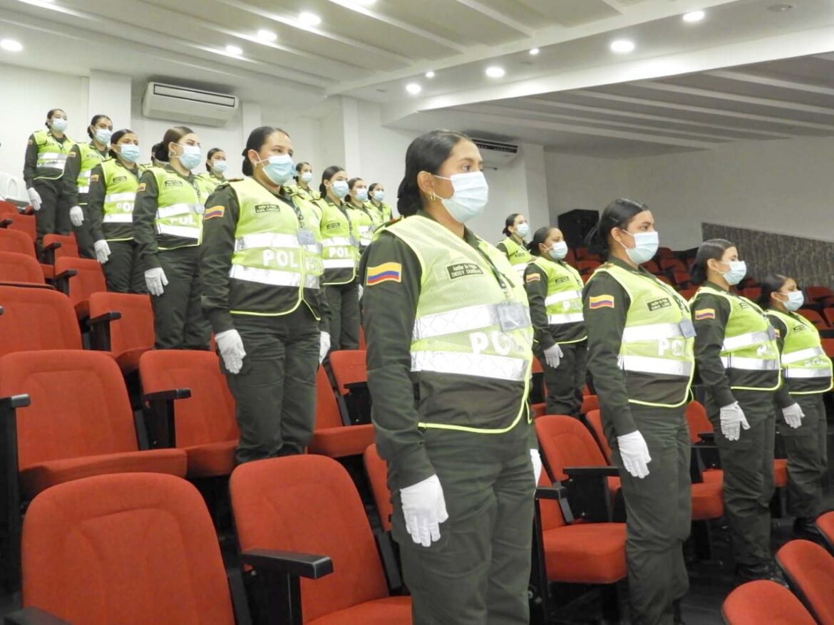 40 jovenes bachilleres 40 jóvenes bachilleres se graduaron