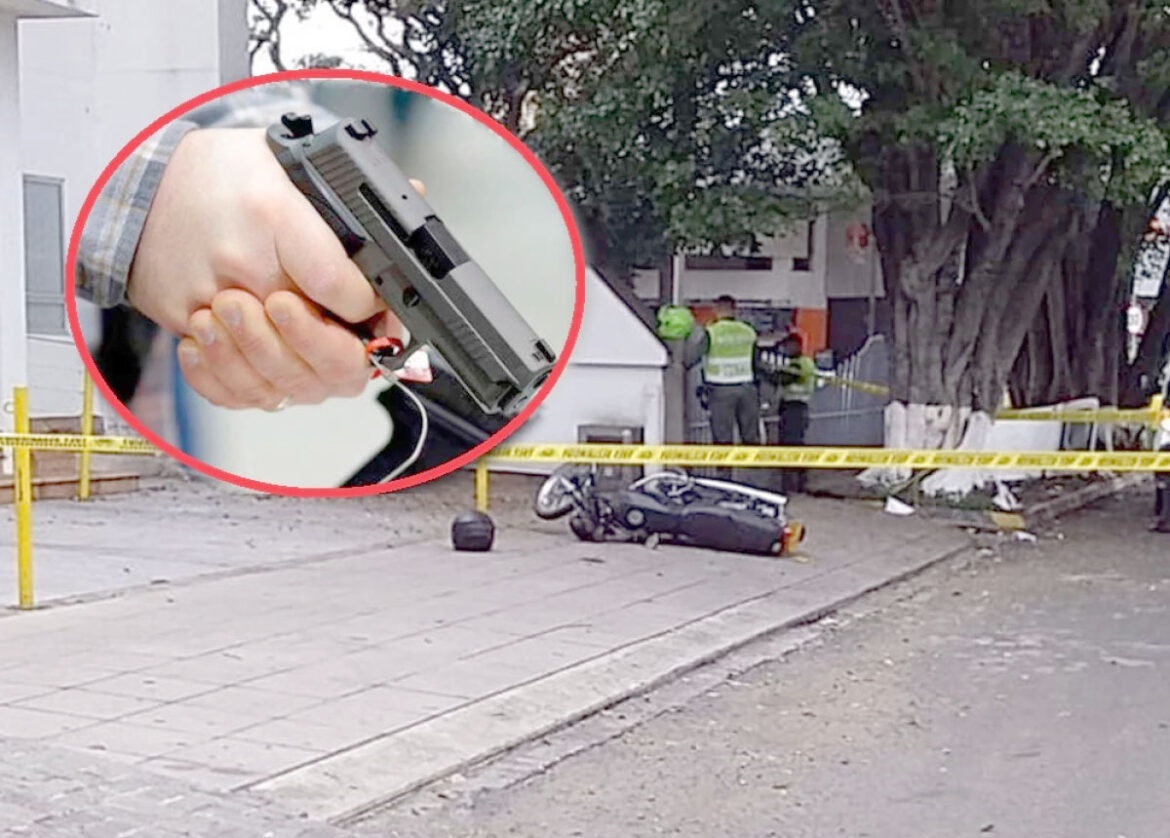 Moto abandonada por sicario en Cali Moto abandonada