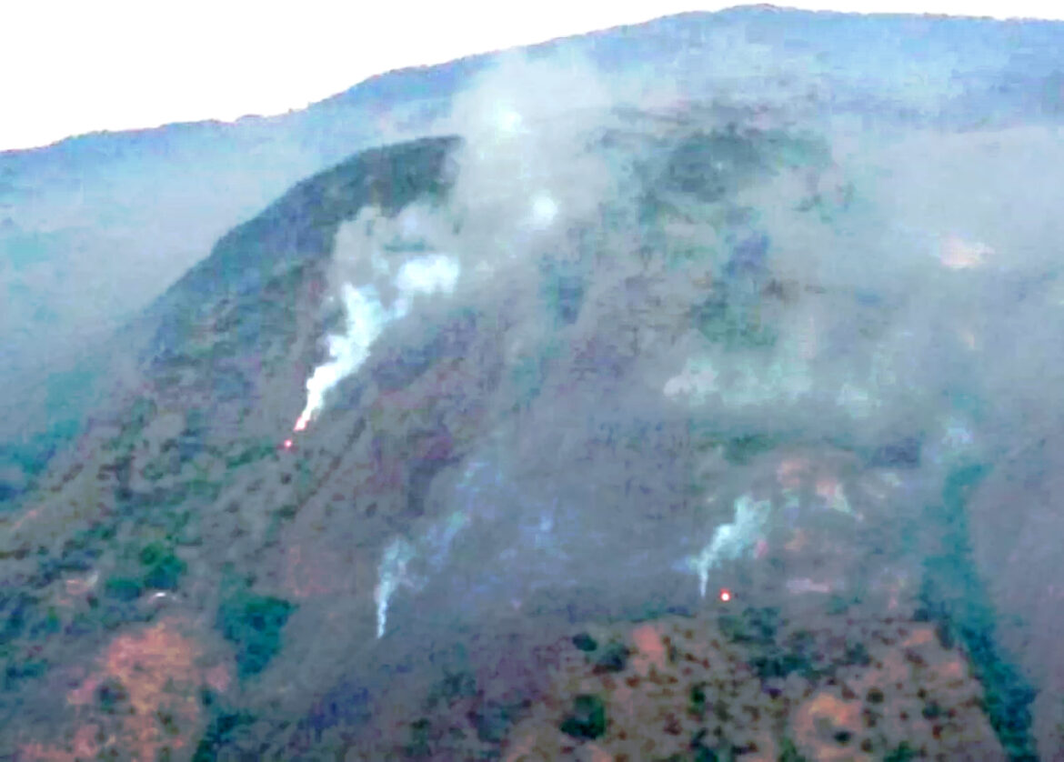 Ayer se inicio un fuerte incendio